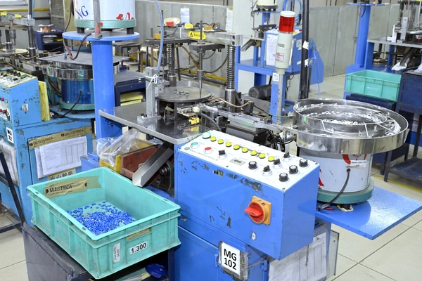 Precision manufacturing equipment at MG Electrica